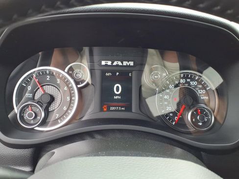 Certified 2024 RAM 2500 Big Horn w/ Night Edition AWD/4WD image 6