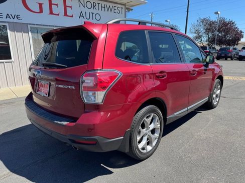 Used 2018 Subaru Forester 2.5i Touring AWD/4WD image 3
