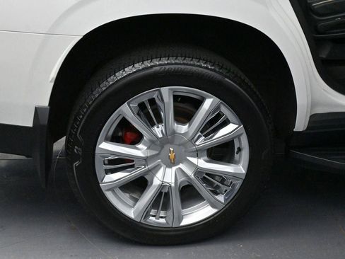 Used 2023 Chevrolet Tahoe Premier AWD/4WD image 41