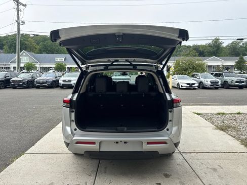 Used 2025 Nissan Pathfinder SL AWD/4WD image 35
