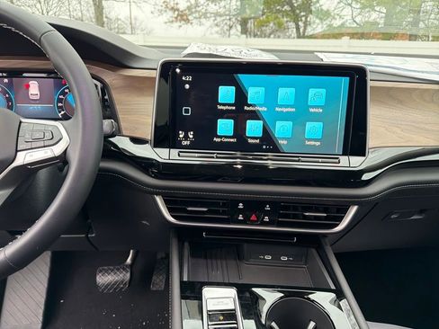 New 2026 Volkswagen Atlas SE FWD image 19