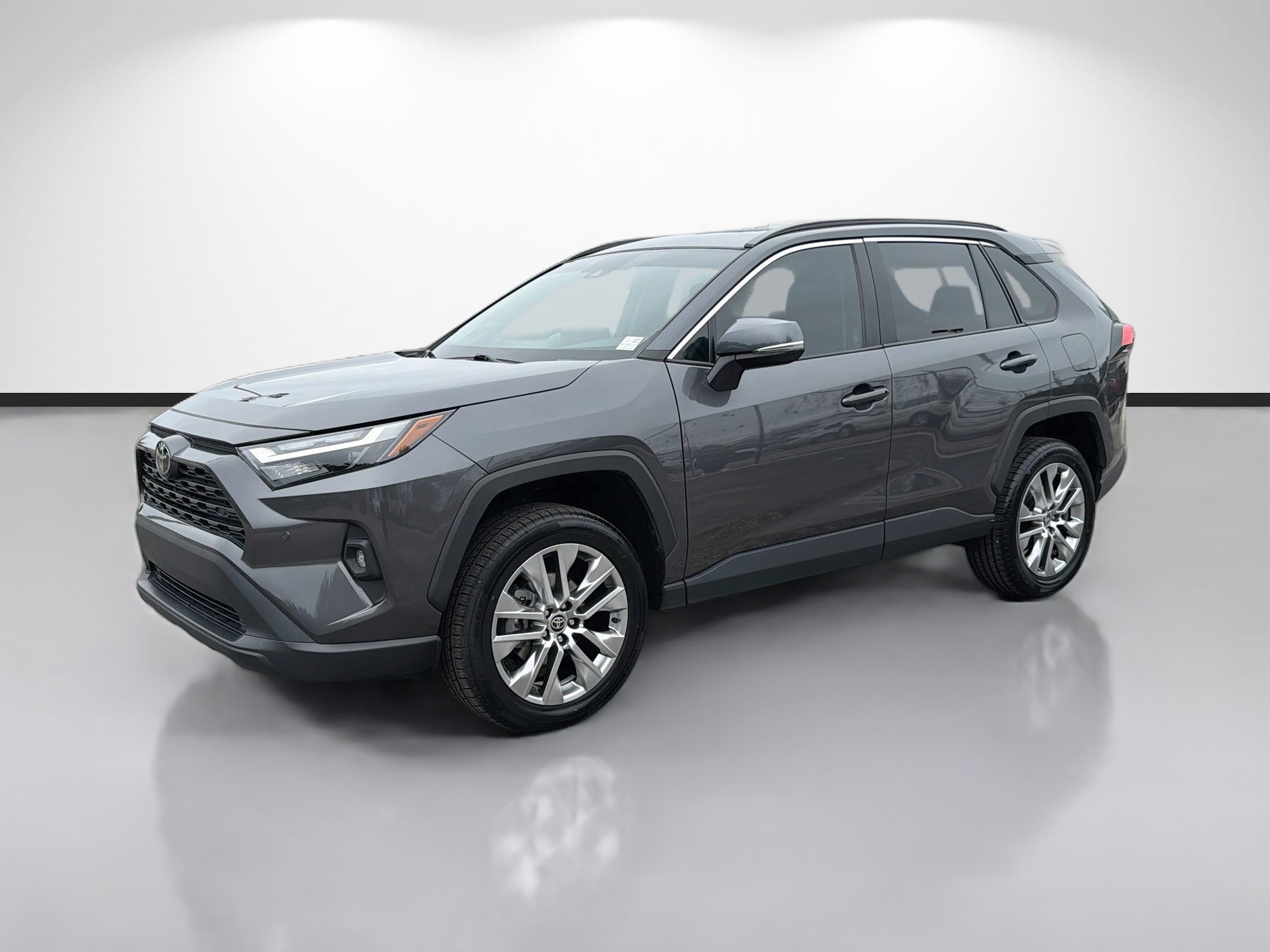 Used 2023 Toyota RAV4 XLE Premium FWD image 7
