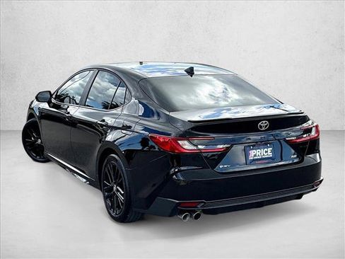 Used 2025 Toyota Camry SE FWD image 10