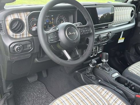 New 2026 Jeep Gladiator Sport AWD/4WD image 23