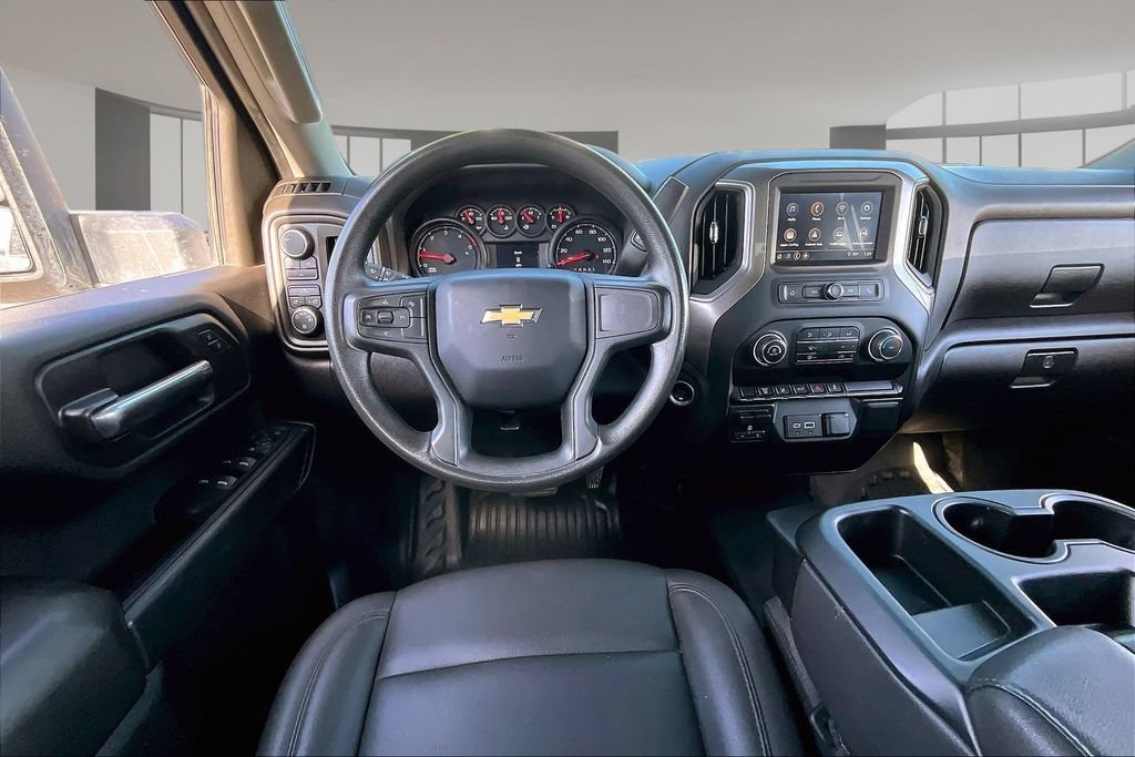 Used 2025 Chevrolet Silverado 3500 W/T AWD/4WD image 5