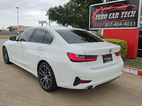 Used 2019 BMW 330i xDrive Sedan w/ Convenience Package AWD/4WD image 3