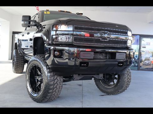 Used 2015 Chevrolet Silverado 2500 LTZ image 1