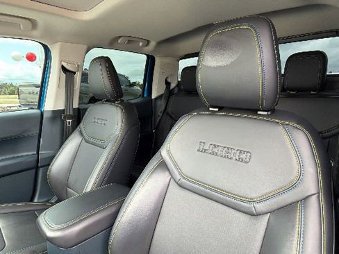 Used 2025 Ford Maverick Lobo AWD/4WD image 17
