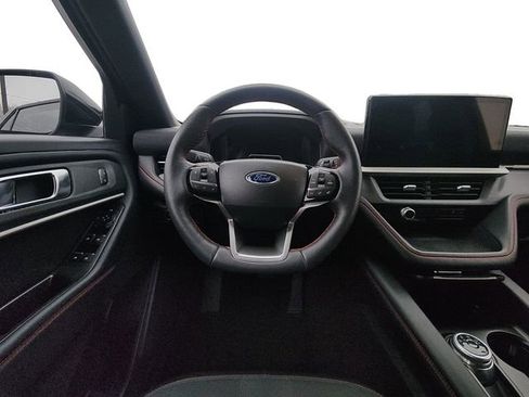 Certified 2025 Ford Explorer ST-Line image 13