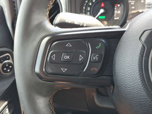 Used 2024 Jeep Wrangler Unlimited w/ Convenience Group AWD/4WD image 20