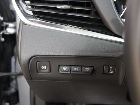 Used 2023 Buick Enclave Avenir w/ Avenir Technology Package AWD/4WD image 16