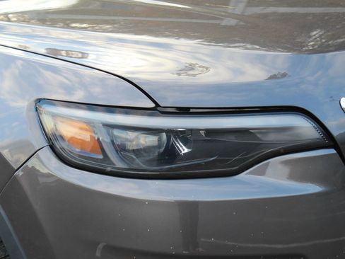 Used 2019 Jeep Cherokee Limited image 36