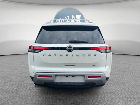 Used 2024 Nissan Pathfinder SL w/ SL Premium Package FWD image 5