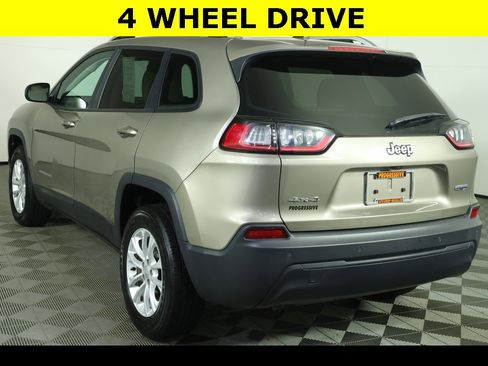 Used 2020 Jeep Cherokee Latitude w/ Cold Weather Group image 5