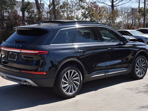 New 2026 Lincoln Corsair Reserve image 6