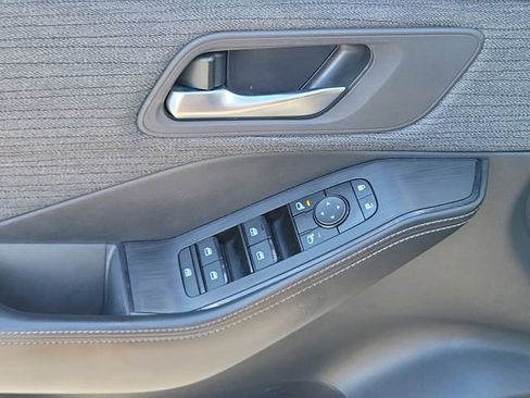 Used 2023 Nissan Rogue SV image 21