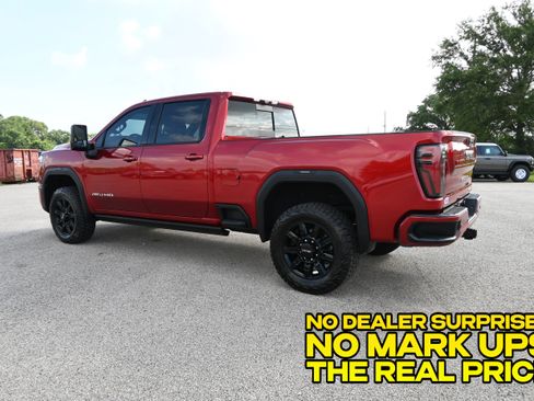 Used 2024 GMC Sierra 2500 AT4 w/ AT4 Premium Plus Package AWD/4WD image 6