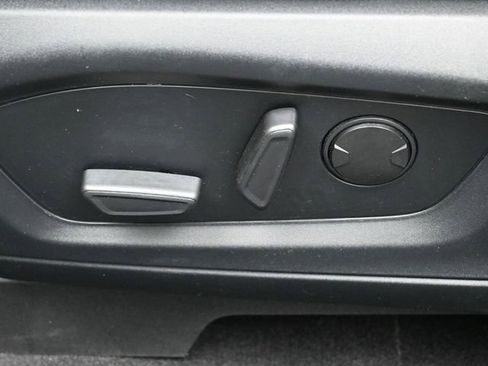 Used 2020 Ford Explorer XLT w/ Equipment Group 202A image 10