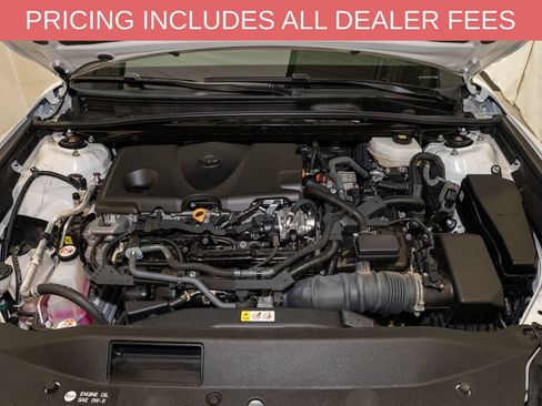 Used 2025 Toyota Camry SE FWD image 18