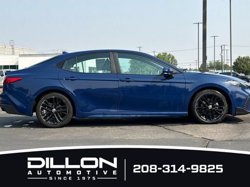 Used 2025 Toyota Camry SE FWD image 3