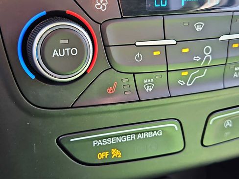 Used 2019 Ford Escape SE FWD image 11