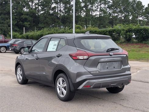 New 2025 Nissan Kicks Play S image 5