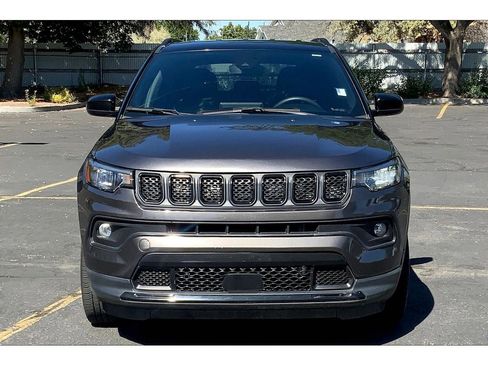Used 2023 Jeep Compass Altitude image 3