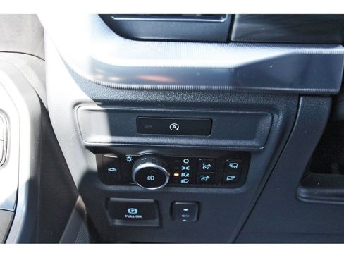 Used 2025 Ford F150 Lariat AWD/4WD image 18