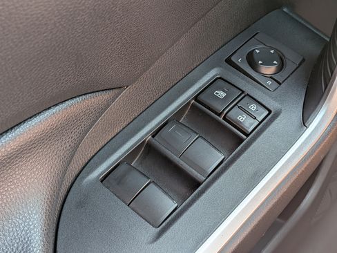 Used 2020 Toyota RAV4 LE FWD image 22