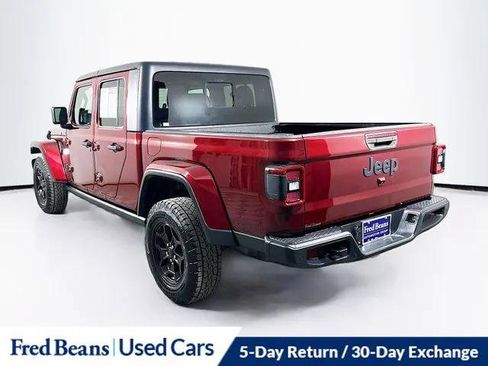 Certified 2021 Jeep Gladiator Willys image 5