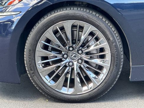 Used 2019 Lexus LS 500 w/ Interior Upgrade Package RWD image 37