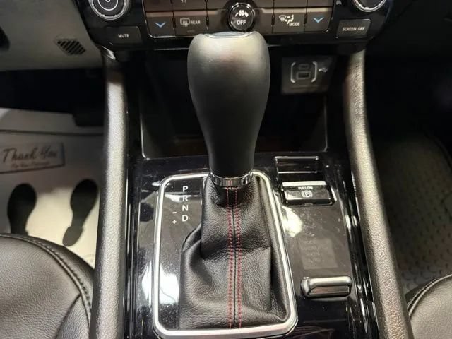 Used 2025 Jeep Compass Trailhawk w/ Trailhawk Convenience Group AWD/4WD image 18