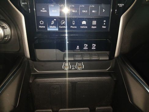 Used 2025 RAM 1500 Laramie w/ Sport Appearance Package AWD/4WD image 25
