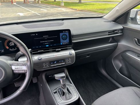 Used 2025 Hyundai Kona SEL image 29