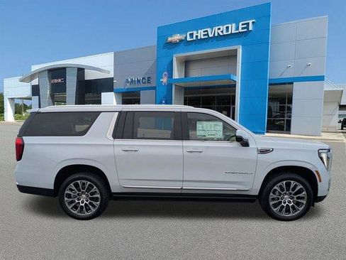 New 2026 GMC Yukon XL Denali w/ Sun & Power Step Package RWD image 3