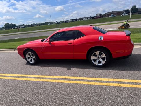 Certified 2023 Dodge Challenger SXT RWD image 7