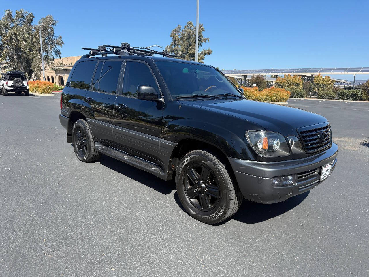 Used 2006 Lexus LX 470 4WD w/ Preferred Accessory Pkg image 1
