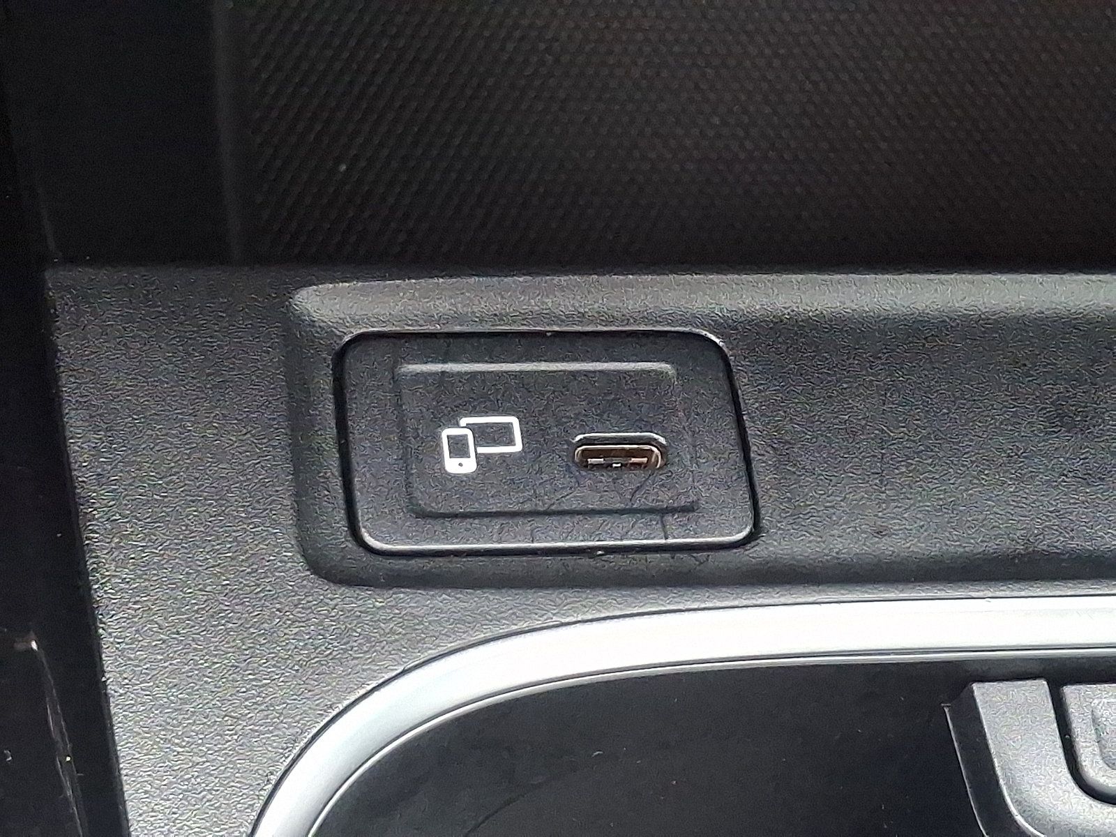 Used 2022 Mercedes-Benz CLA 250 4MATIC image 24