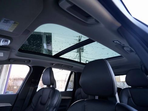 Used 2021 Volvo XC90 T8 Inscription w/ Advanced Package image 18