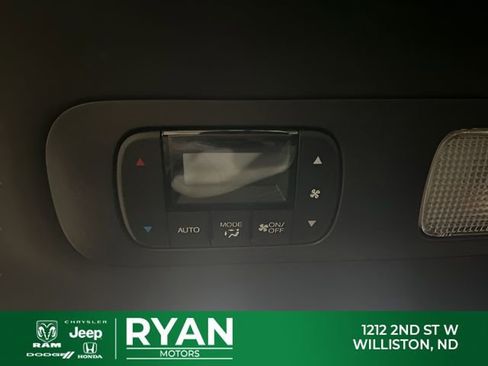 Used 2025 Honda Odyssey Sport-L image 42