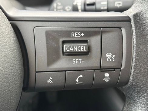 Used 2025 Nissan Kicks S image 24