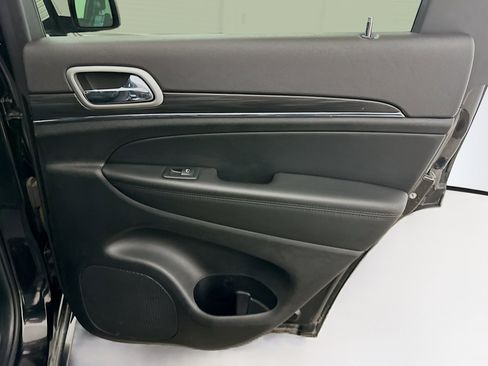 Used 2021 Jeep Grand Cherokee Limited image 33