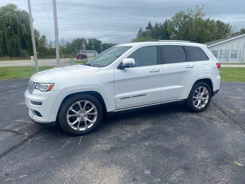 Used 2019 Jeep Grand Cherokee Summit AWD/4WD image 2