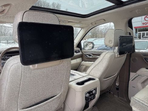 Used 2021 GMC Yukon XL Denali w/ Denali Ultimate Package image 22