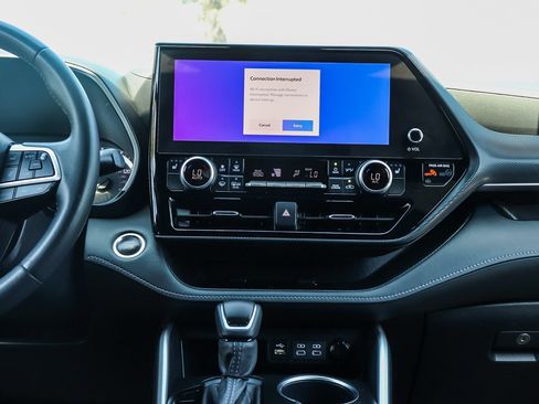 Certified 2024 Toyota Highlander XSE FWD image 16
