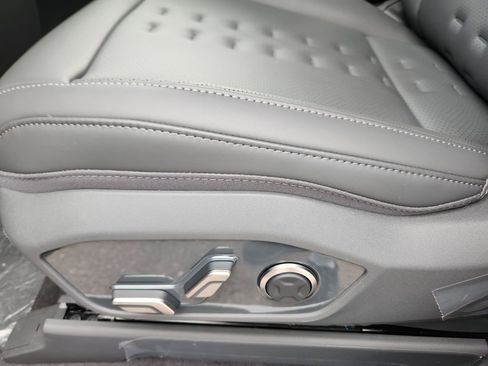 New 2026 Kia EV9 Wind image 9