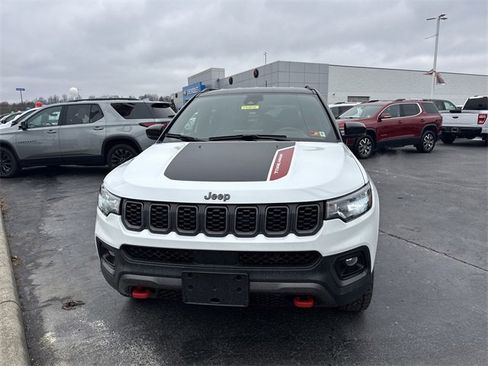 Used 2024 Jeep Compass Trailhawk image 11