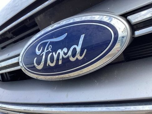Used 2018 Ford Edge SEL w/ Equipment Group 201A AWD/4WD image 3
