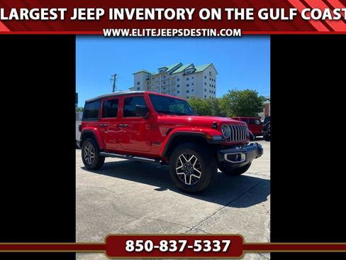 Used 2025 Jeep Wrangler Unlimited Sahara AWD/4WD image 1