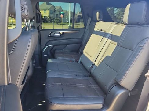 Used 2026 Chevrolet Tahoe High Country w/ Sun And Tow Package AWD/4WD image 9